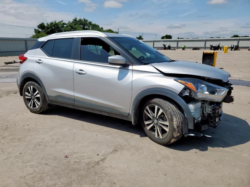  NISSAN KICKS 2018 Srebrny