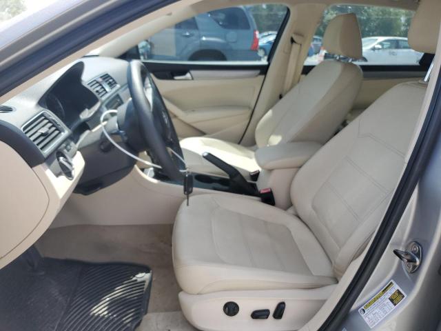  VOLKSWAGEN PASSAT 2013 Золотой