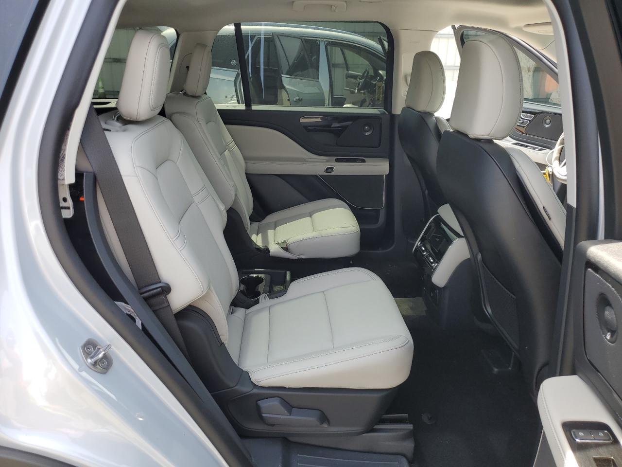 2025 Lincoln Aviator VIN: 5LM5J6WC0SGL17576 Lot: 55433605