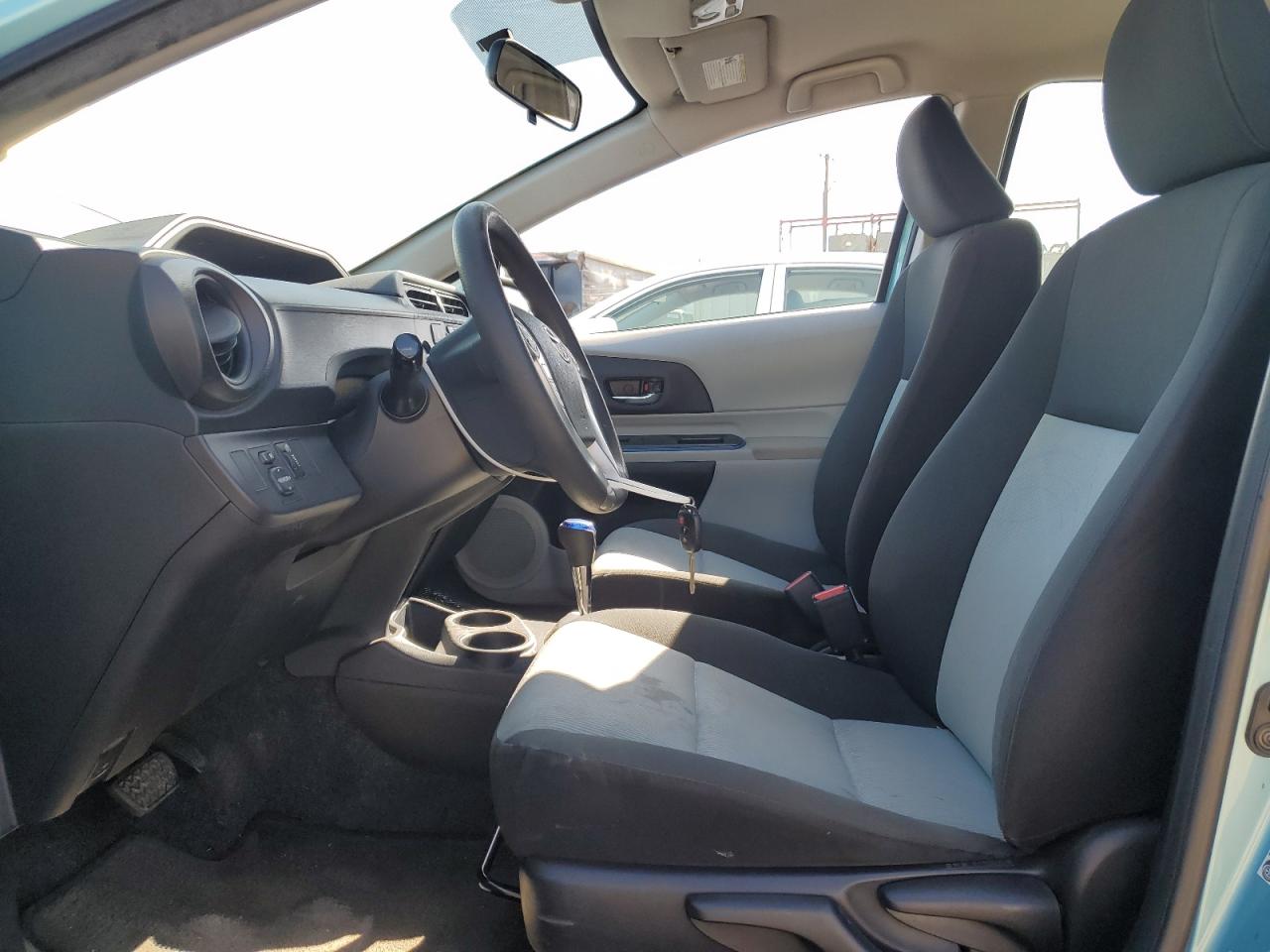 2013 Toyota Prius C VIN: JTDKDTB33D1041499 Lot: 57171775