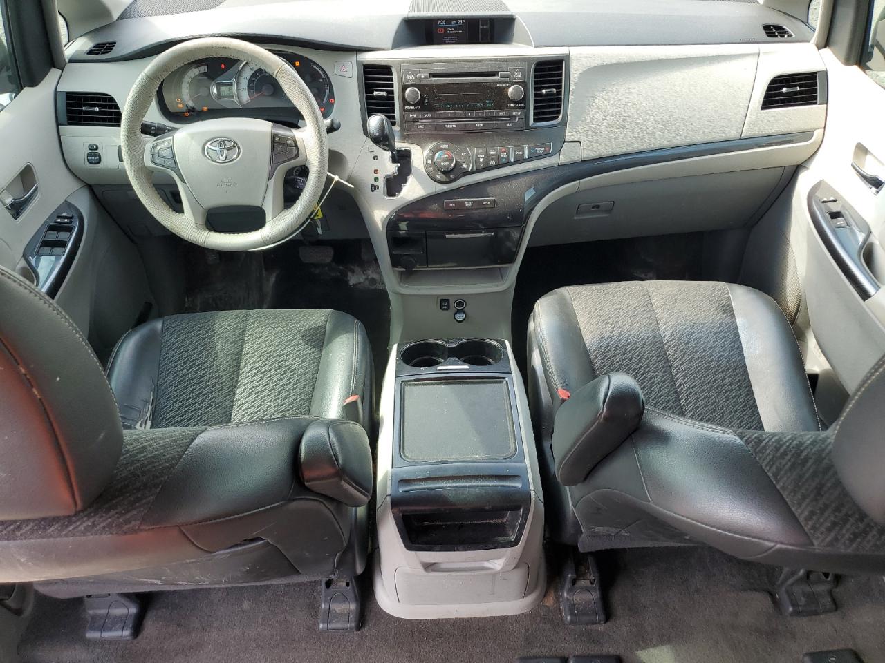 2013 Toyota Sienna Sport VIN: 5TDXK3DC1DS324155 Lot: 56207665