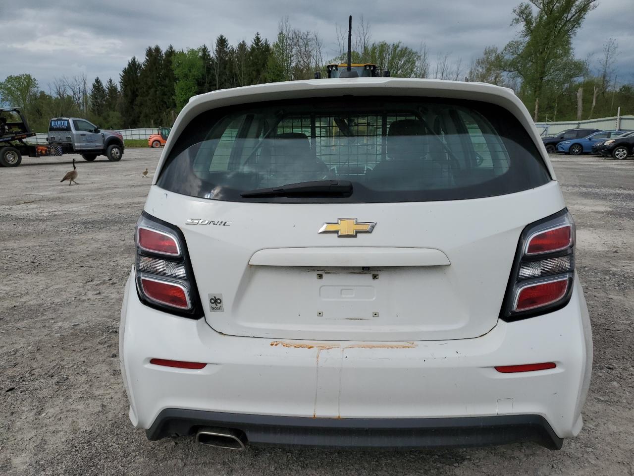 2018 Chevrolet Sonic VIN: 1G1JG6SH0J4131387 Lot: 56011655