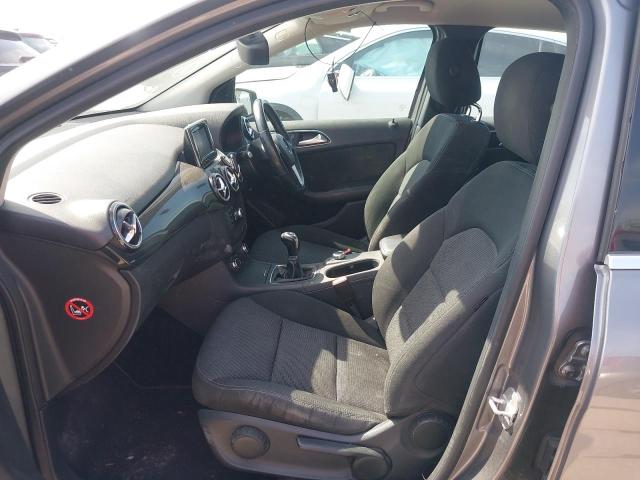 2014 MERCEDES BENZ B180 BLUEE