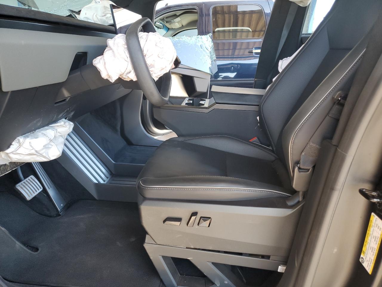 2024 Tesla Cybertruck VIN: 7G2CEHEE0RA030822 Lot: 57177875