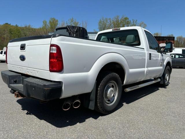 Pickups FORD F350 2015 Biały