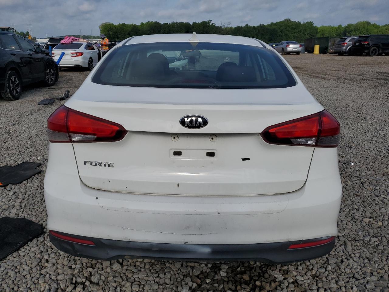 2017 Kia Forte Lx VIN: 3KPFK4A72HE033415 Lot: 57040905