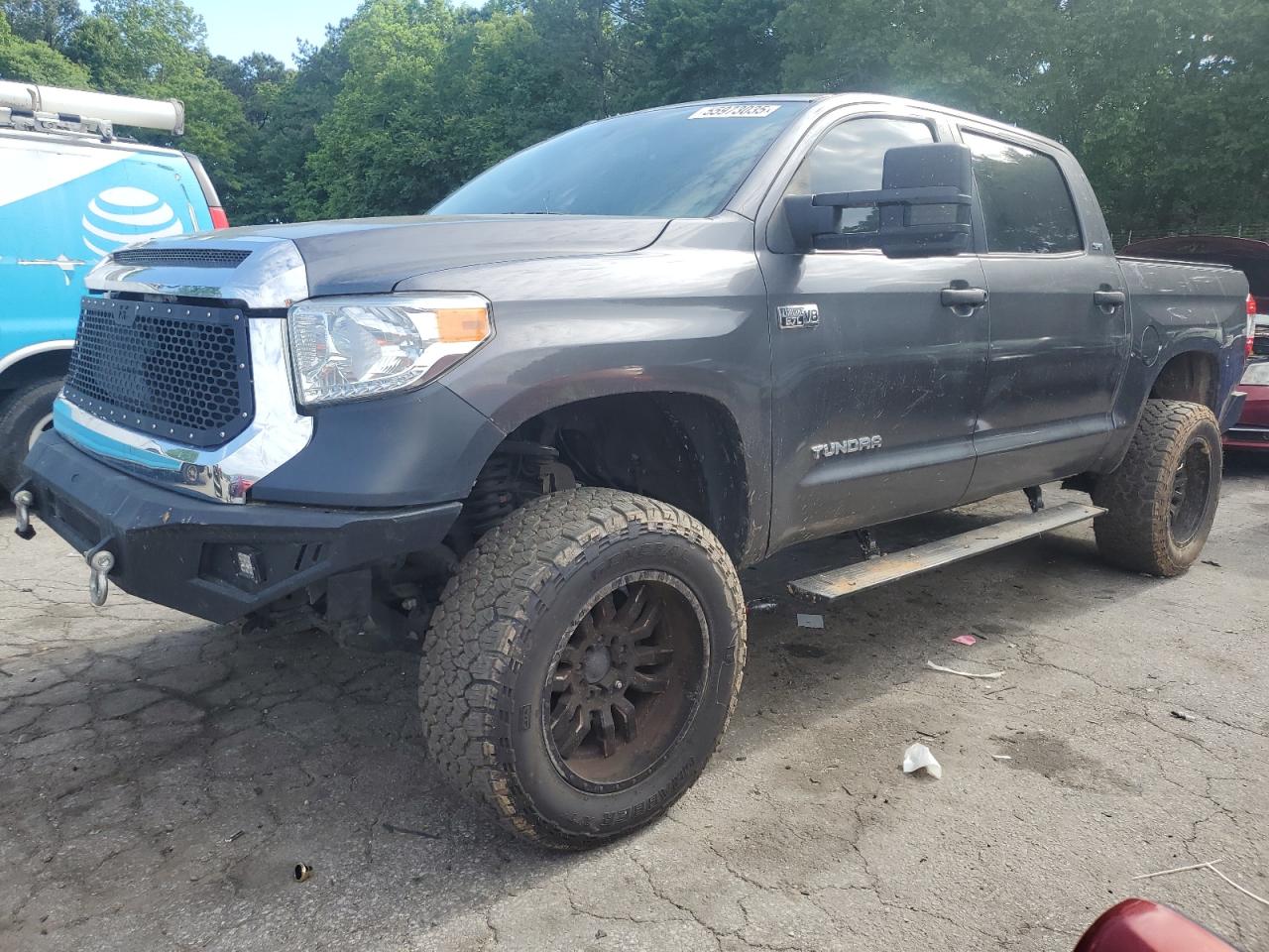 2017 Toyota Tundra Crewmax Sr5 for Sale in Austell, GA - Minor Dent/Scratches