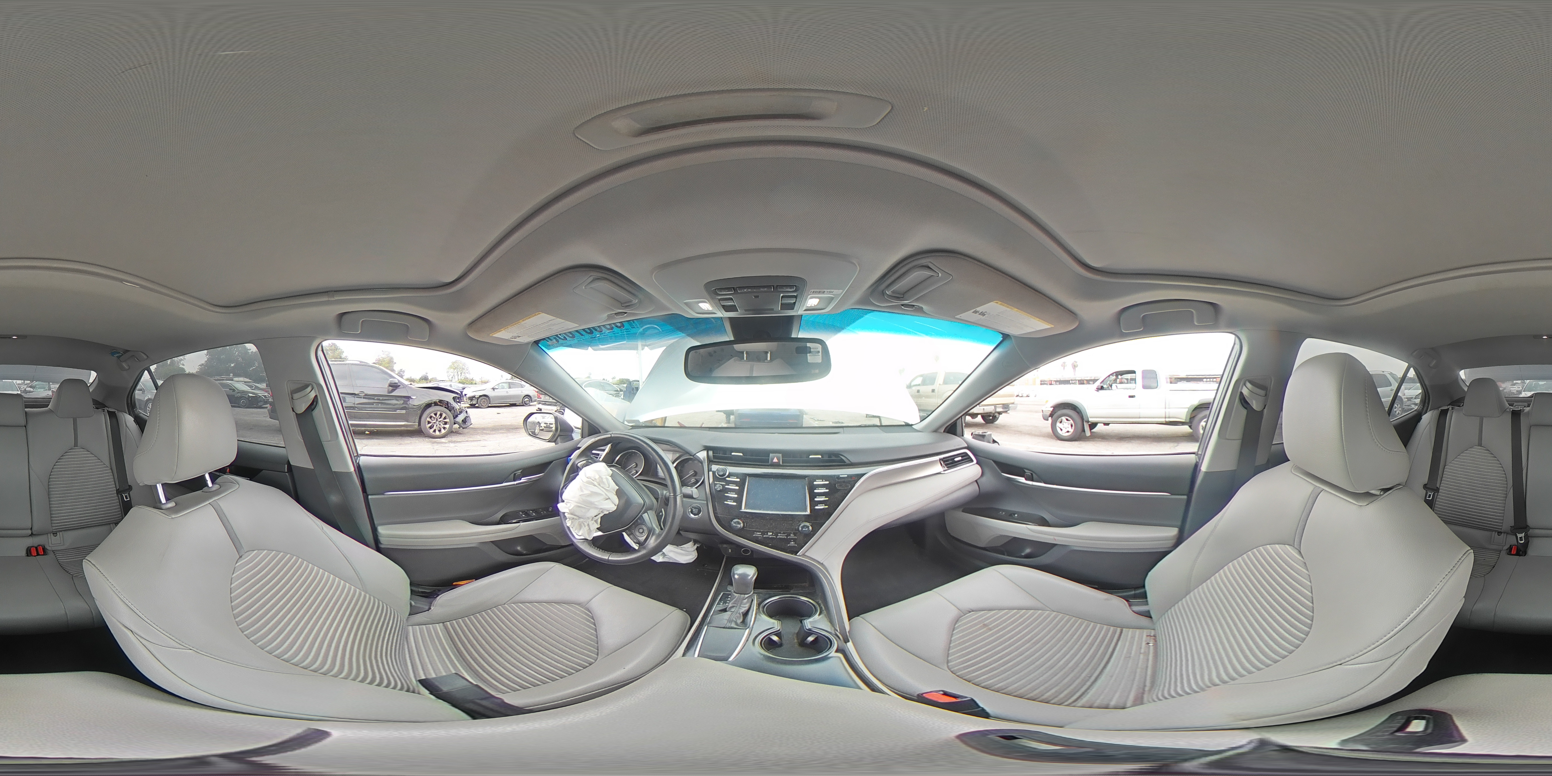 2018 Toyota Camry L VIN: 4T1B11HK7JU561299 Lot: 58607895