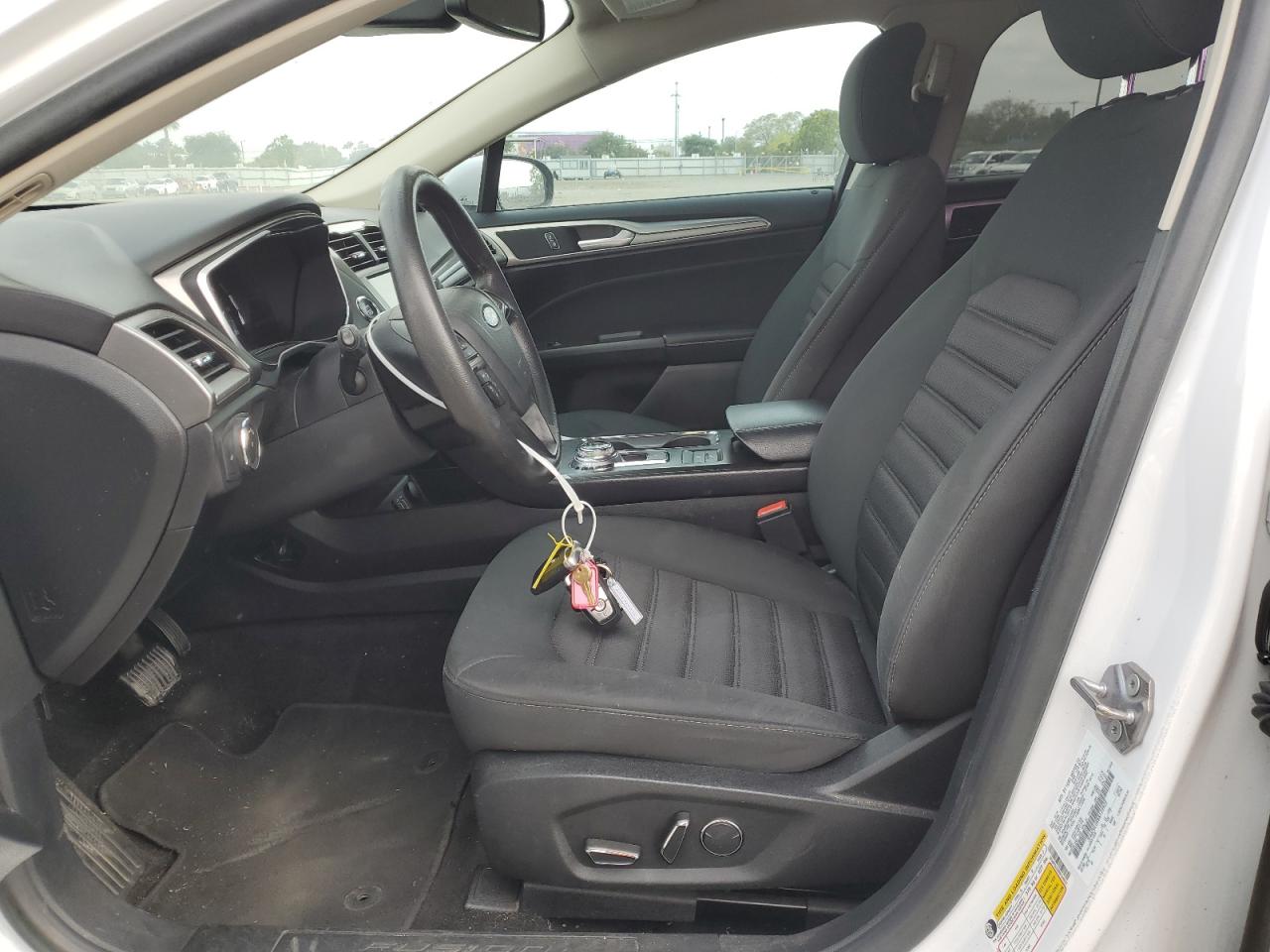 2019 Ford Fusion Se VIN: 3FA6P0LUXKR124922 Lot: 54043165