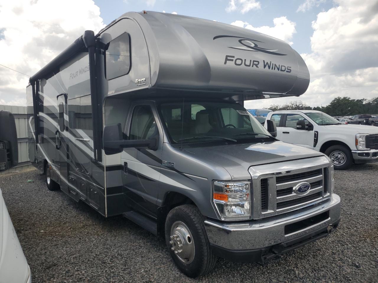 2019 Ford Econoline E450 Super Duty Cutaway Van
