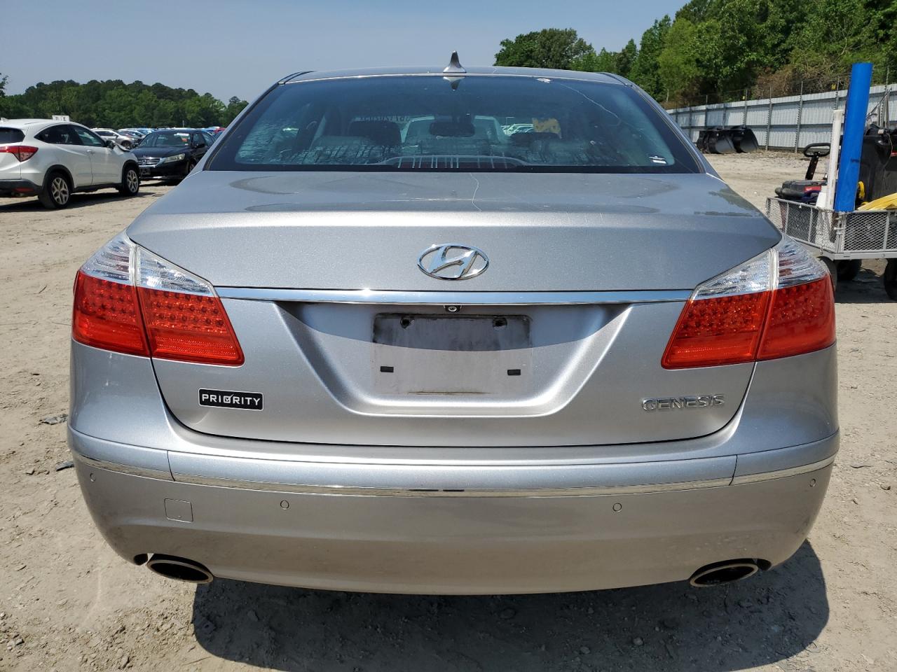 2011 Hyundai Genesis 3.8L VIN: KMHGC4DE3BU140487 Lot: 57120205