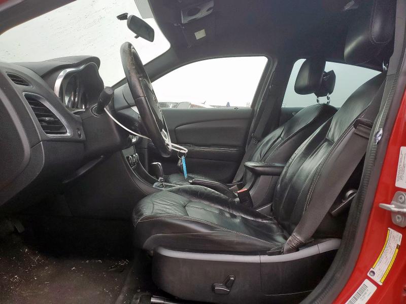 Седани DODGE AVENGER 2014 Червоний