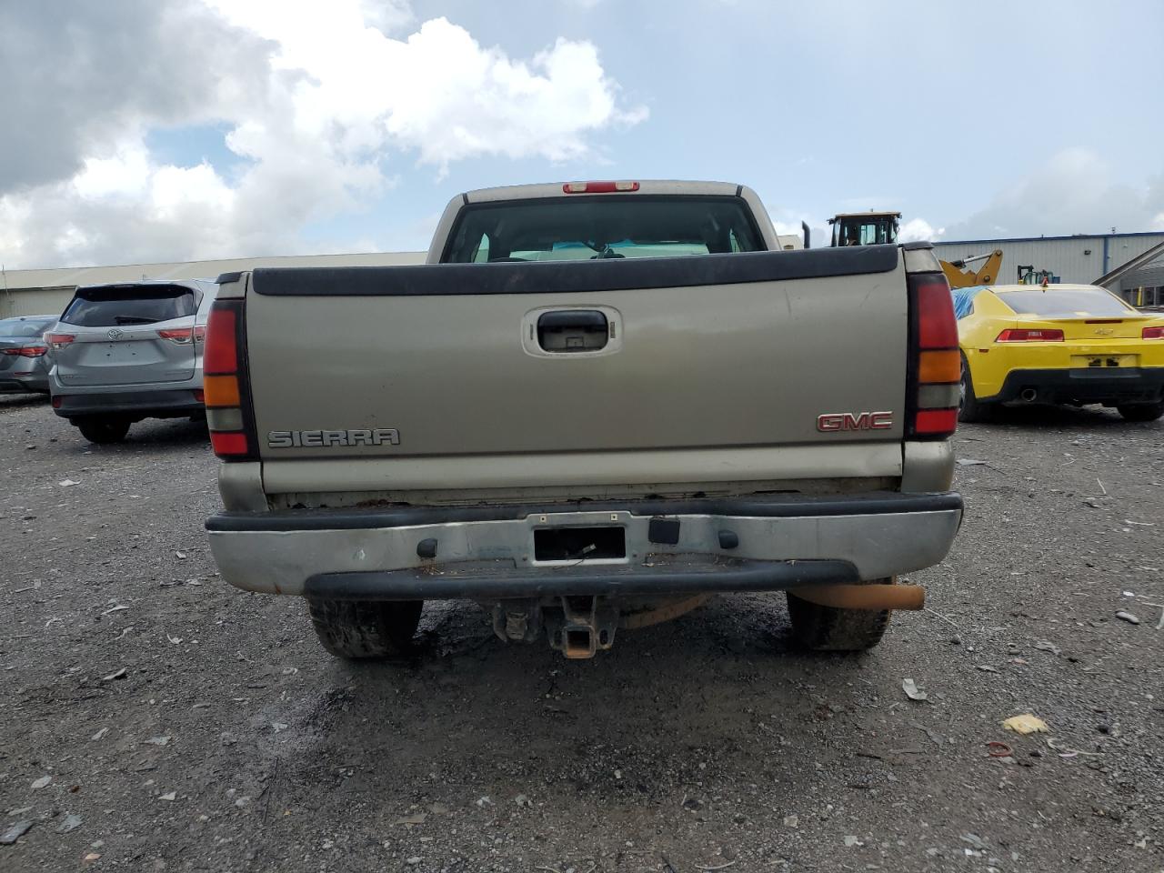 2005 GMC New Sierra K1500 VIN: 1GTEK19B35E241510 Lot: 56581085
