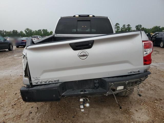  NISSAN TITAN 2020 Srebrny