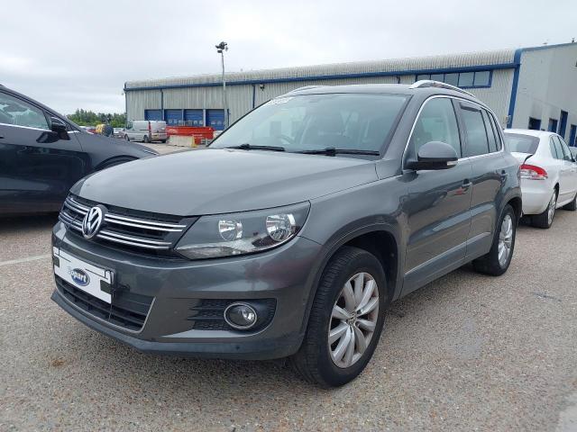VOLKSWAGEN TIGUAN MAT 2014