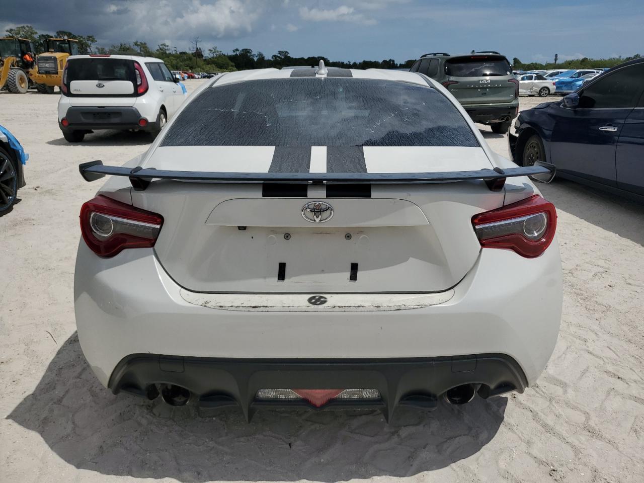 JF1ZNAA10H8707060 TOYOTA 86 2017