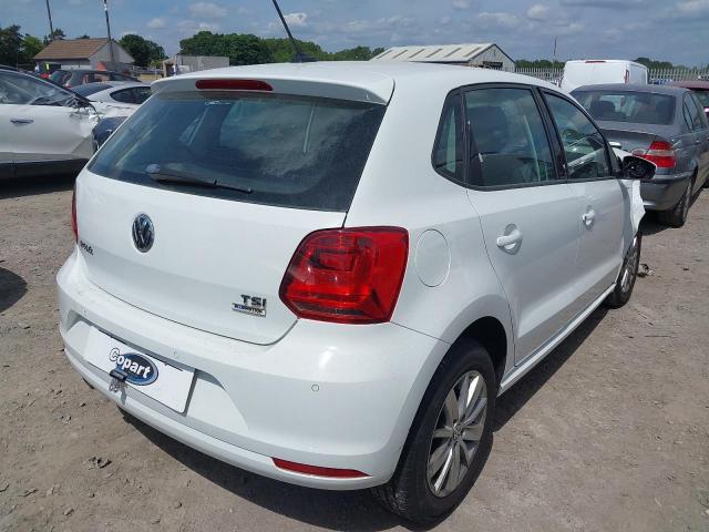 2015 VOLKSWAGEN POLO SE TS