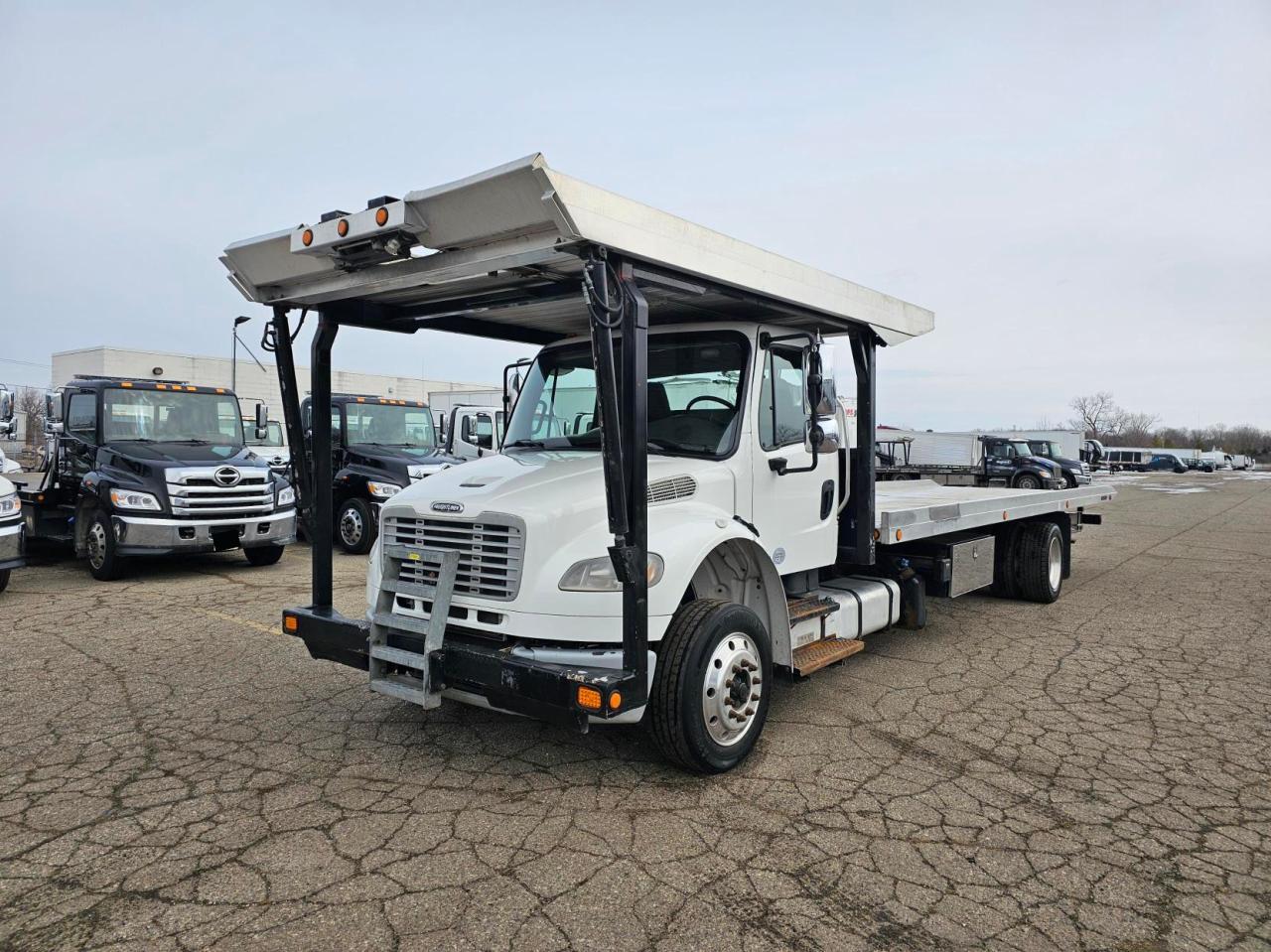 Woodhaven, MI에서 판매 중인 2017 Freightliner M2 106 Medium Duty - Normal Wear
