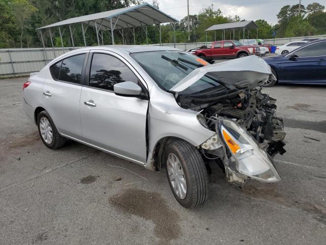  NISSAN VERSA 2016 Srebrny