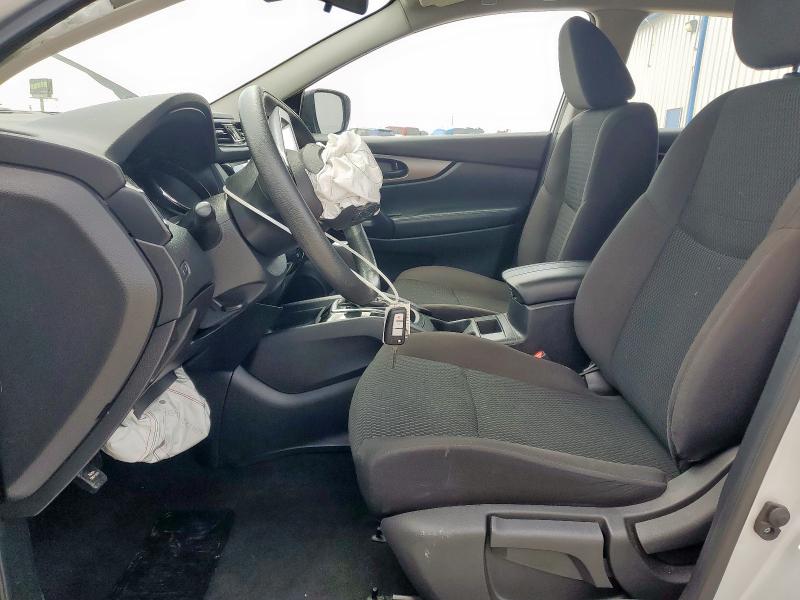  NISSAN ROGUE 2021 Srebrny