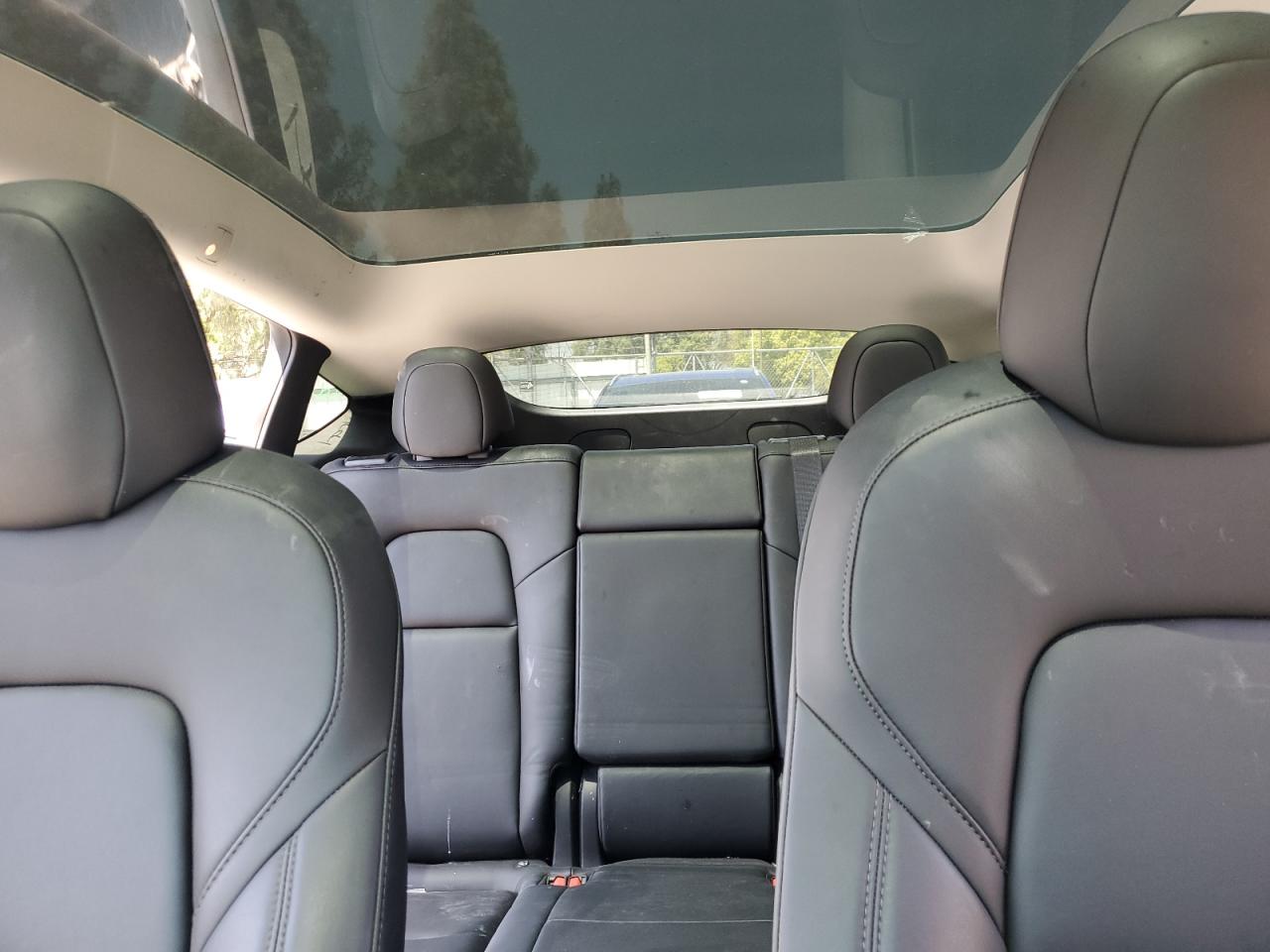 2022 Tesla Model Y VIN: 7SAYGDEF2NF443037 Lot: 56870145