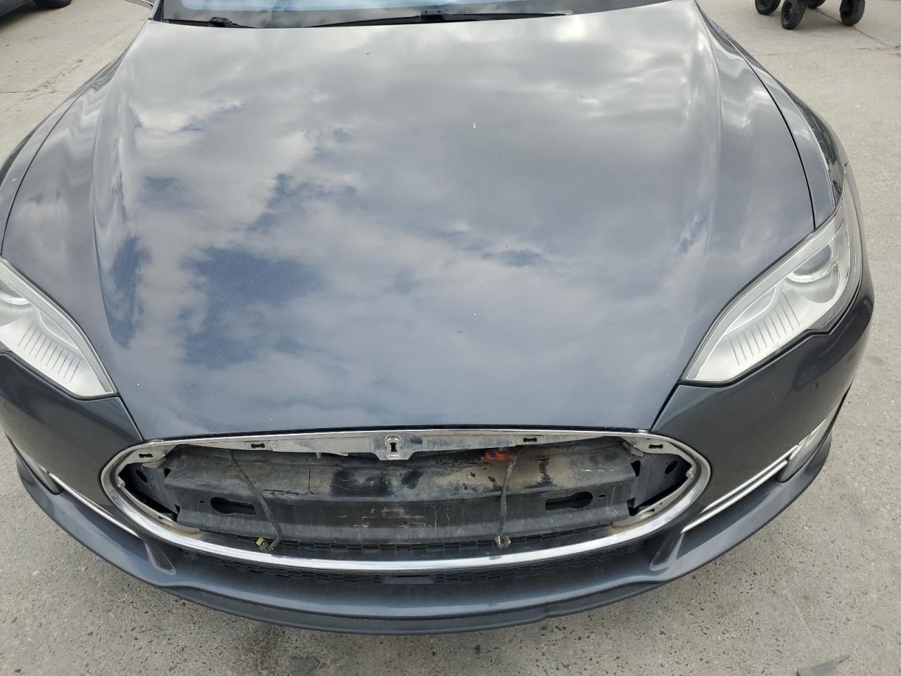 2014 Tesla Model S VIN: 5YJSA1H17EFP57219 Lot: 57132385