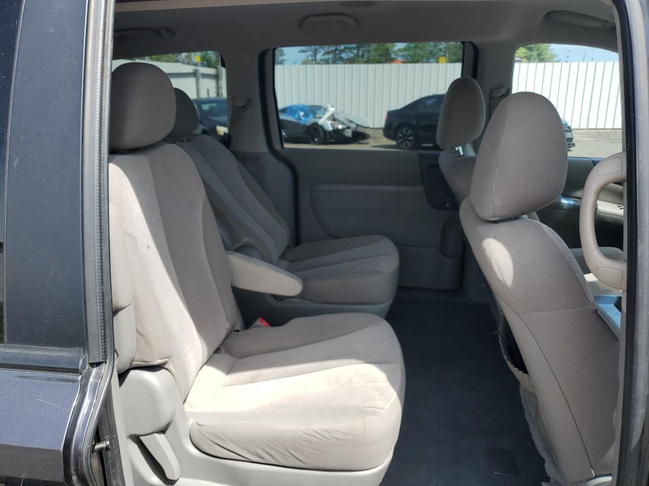 2012 Kia Sedona Lx VIN: KNDMG4C73C6485992 Lot: 58223115