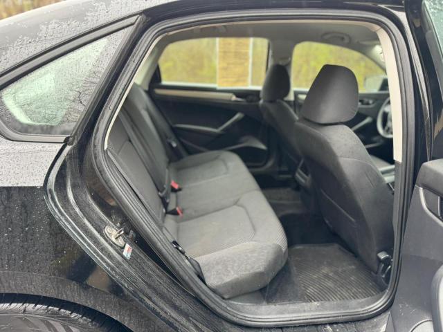 Sedans VOLKSWAGEN PASSAT 2013 Czarny