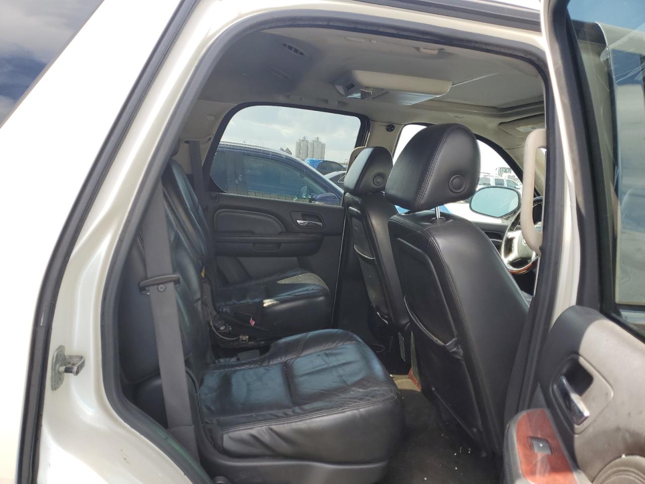 2008 Cadillac Escalade Luxury VIN: 1GYFK63878R105936 Lot: 57056305