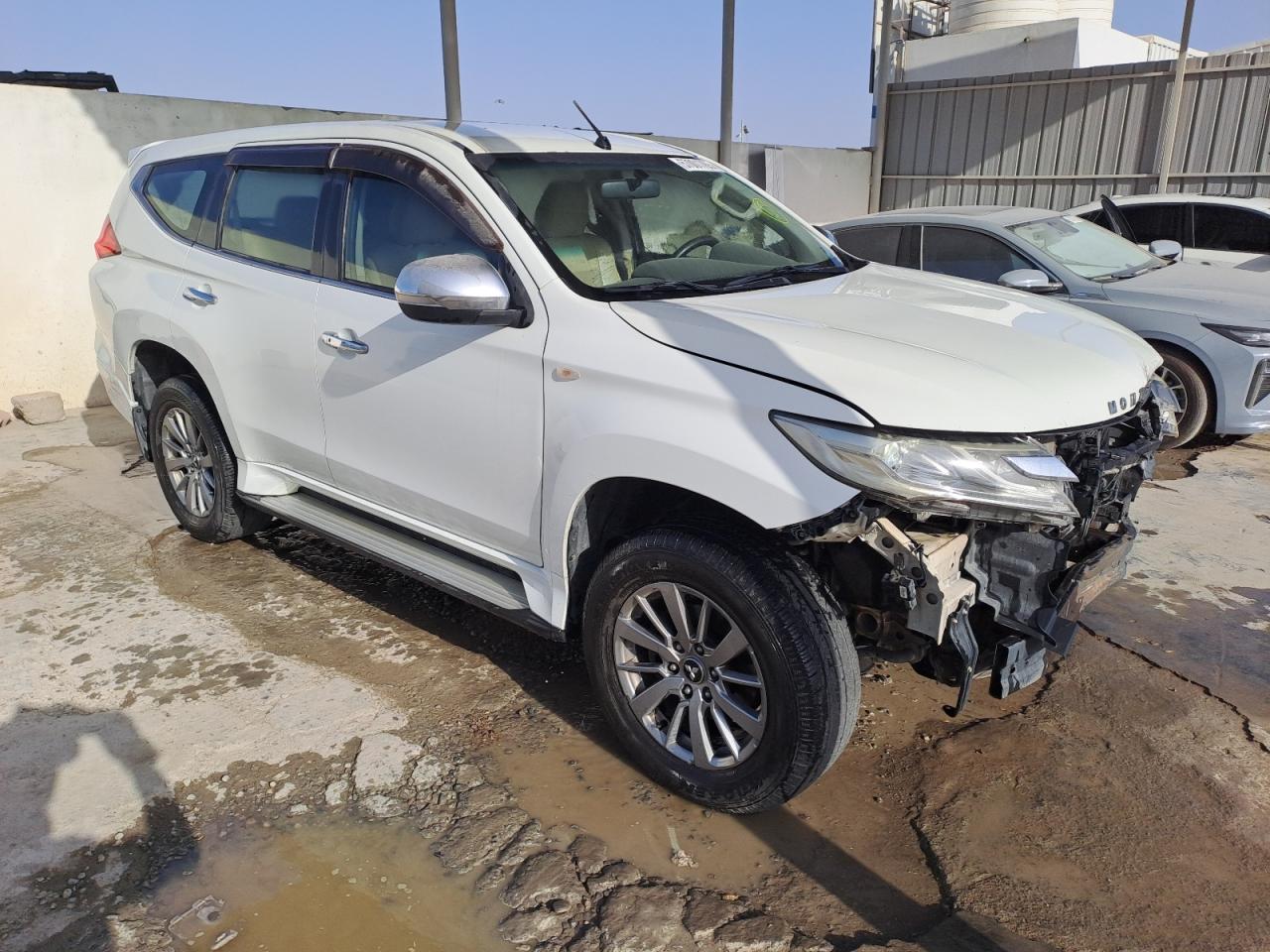MMEMC71X1GH021879 - 2017 Mitsubishi Montero - #57001785