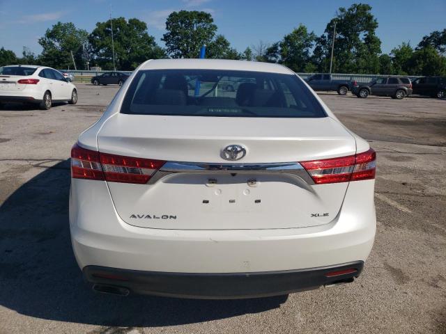 Sedans TOYOTA AVALON 2013 White