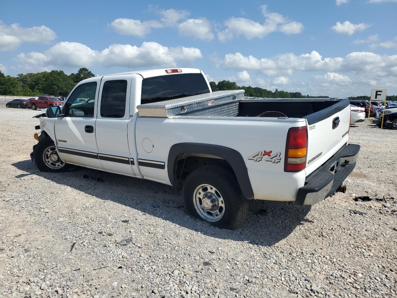 2002 Chevrolet Silverado - Image 2