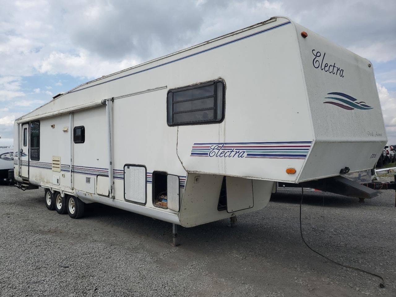 1996 Thor Electra 31 продається в Earlington, KY - Water/Flood