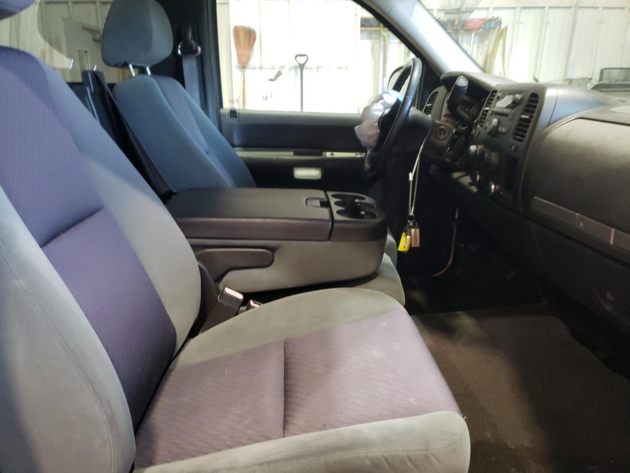 2009 Chevrolet Silverado - Image 10