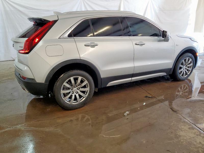  CADILLAC XT4 2022 Серебристый