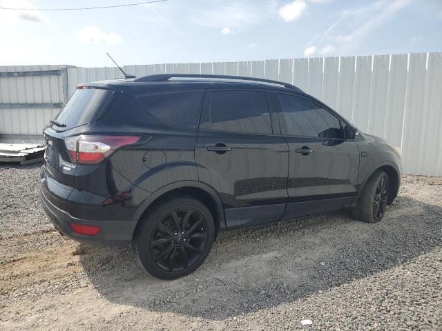  FORD ESCAPE 2017 Czarny