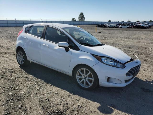  FORD FIESTA 2017 White