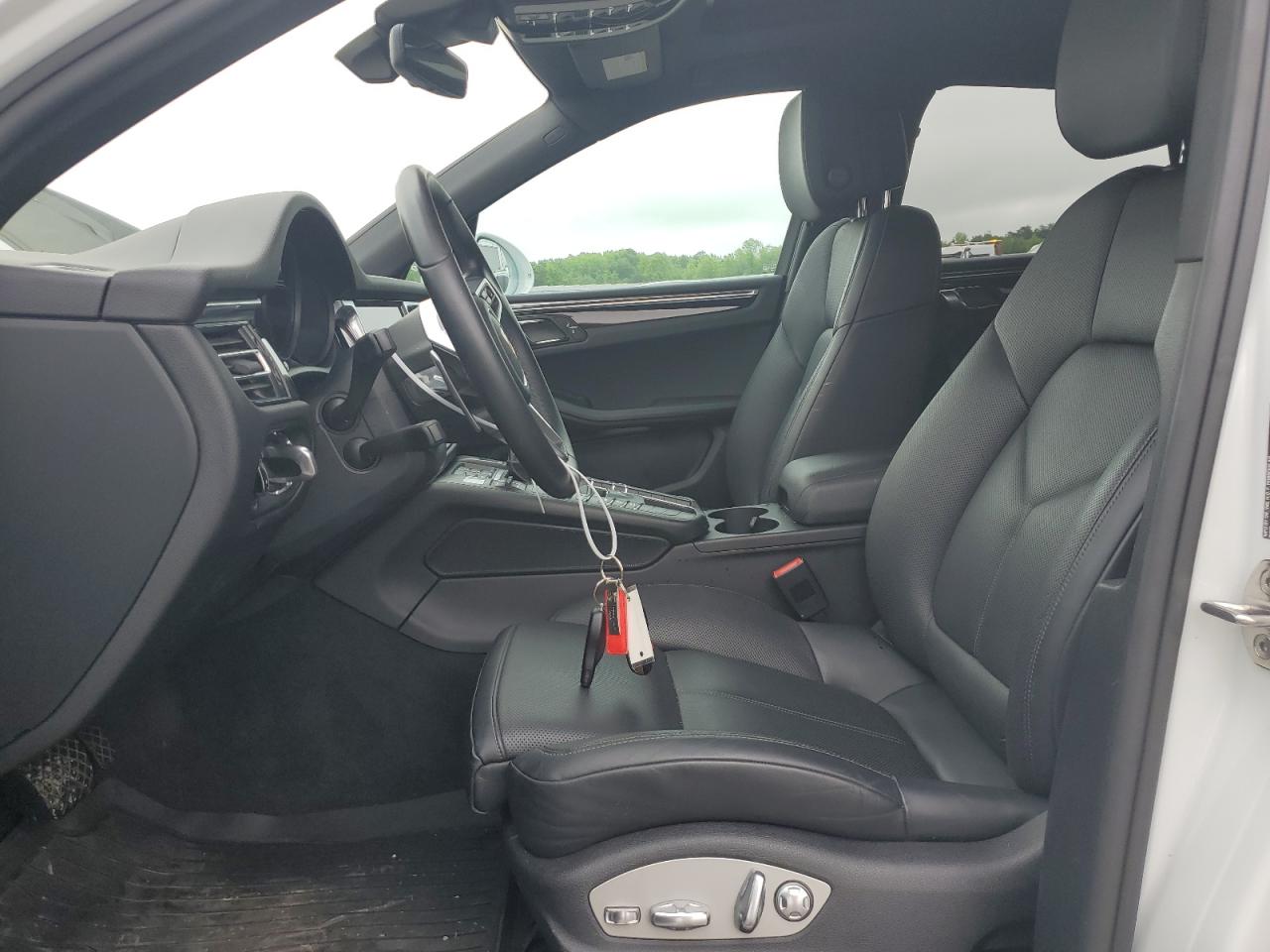 2020 Porsche Macan VIN: WP1AA2A59LLB10148 Lot: 56995375