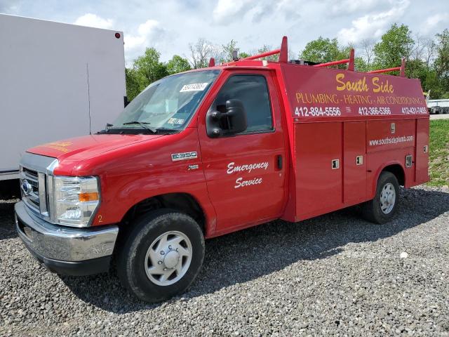 2013 Ford Econoline E350 Super Duty Cutaway Van