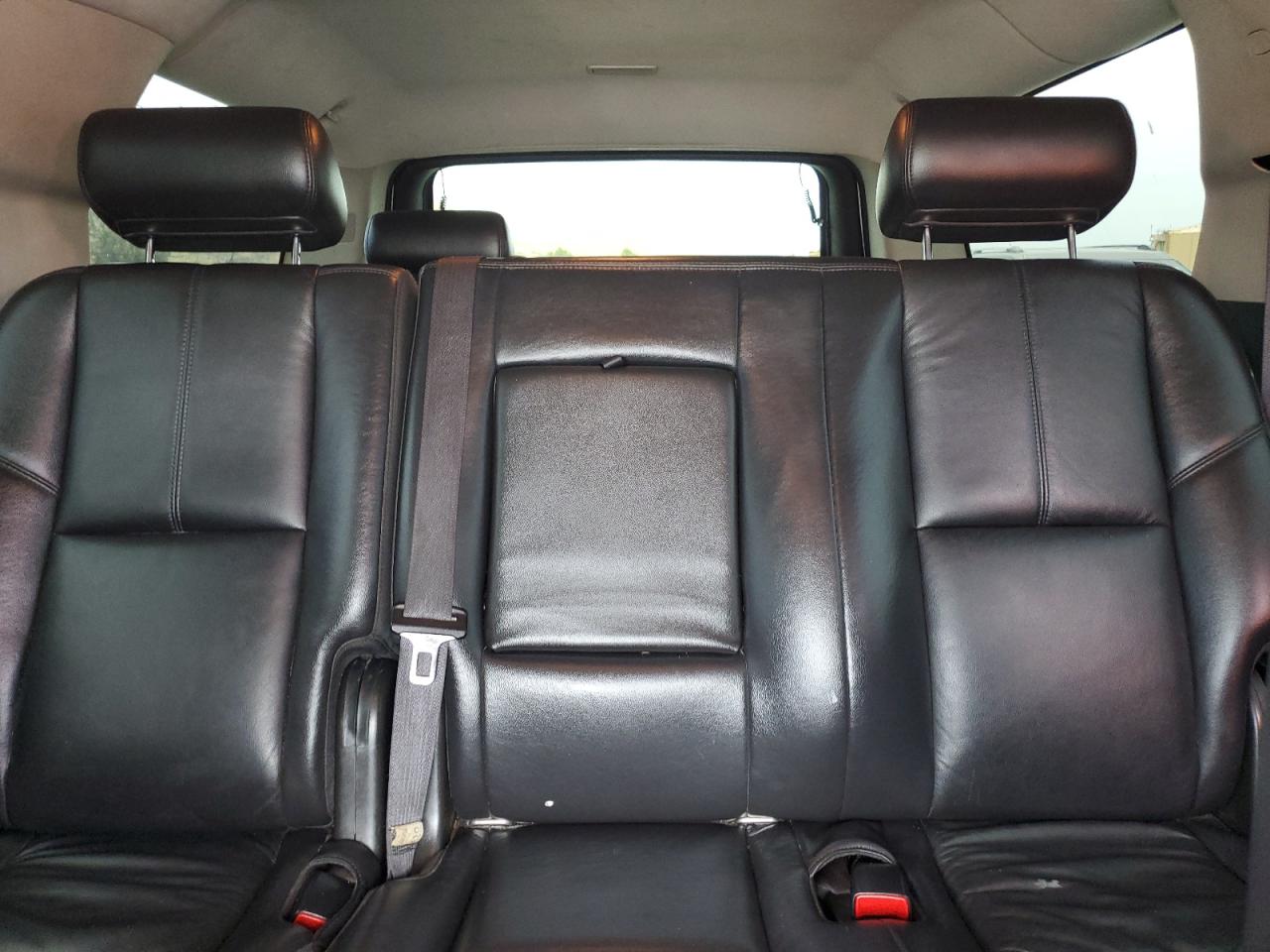 2010 Chevrolet Suburban C1500 Lt VIN: 1GNUCJE02AR229968 Lot: 56762975