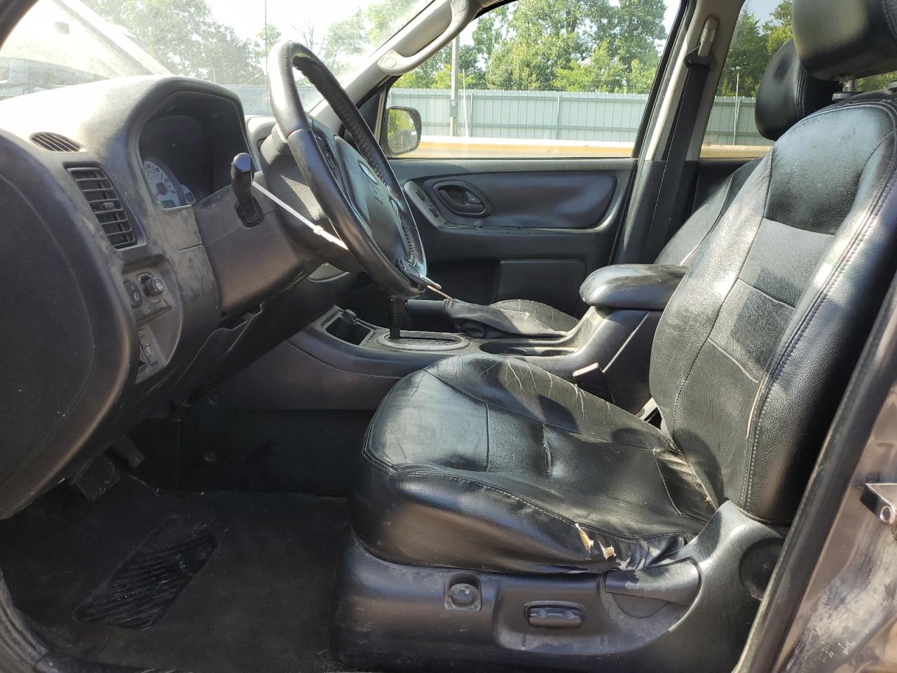2005 Ford Escape Limited VIN: 1FMYU041X5KC72704 Lot: 57819655