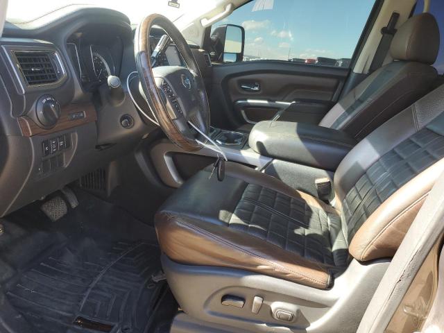  NISSAN TITAN 2017 Brązowy