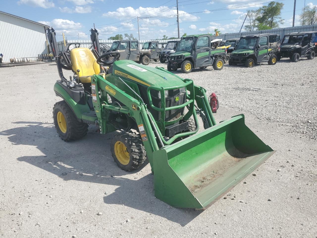 2014 John Deere 1025 Mfwd Tractor zu verkaufen in Des Moines, IA - Mechanical