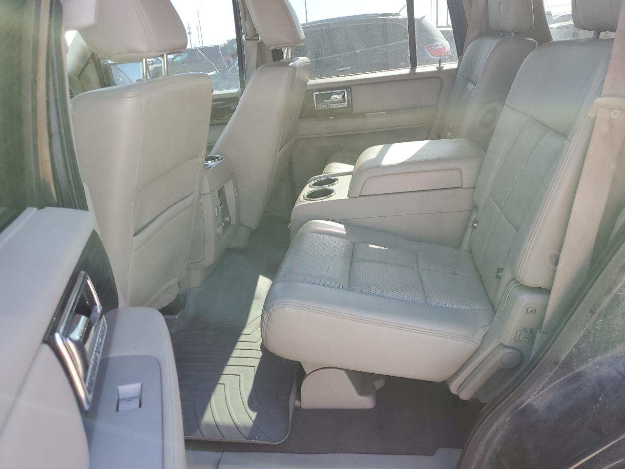 2010 Lincoln Navigator VIN: 5LMJJ2J56AEJ02164 Lot: 56325935