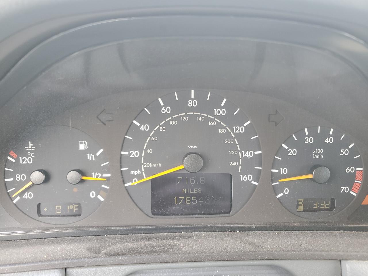 2001 Mercedes-Benz E 430 VIN: WDBJF70J21B240398 Lot: 58669245