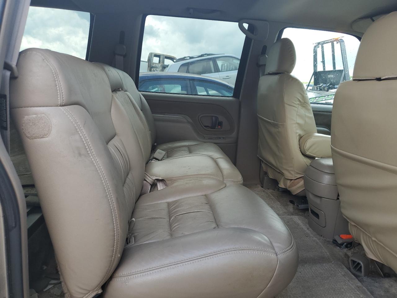 1999 Chevrolet Suburban K1500 VIN: 3GNFK16R4XG271981 Lot: 56621605