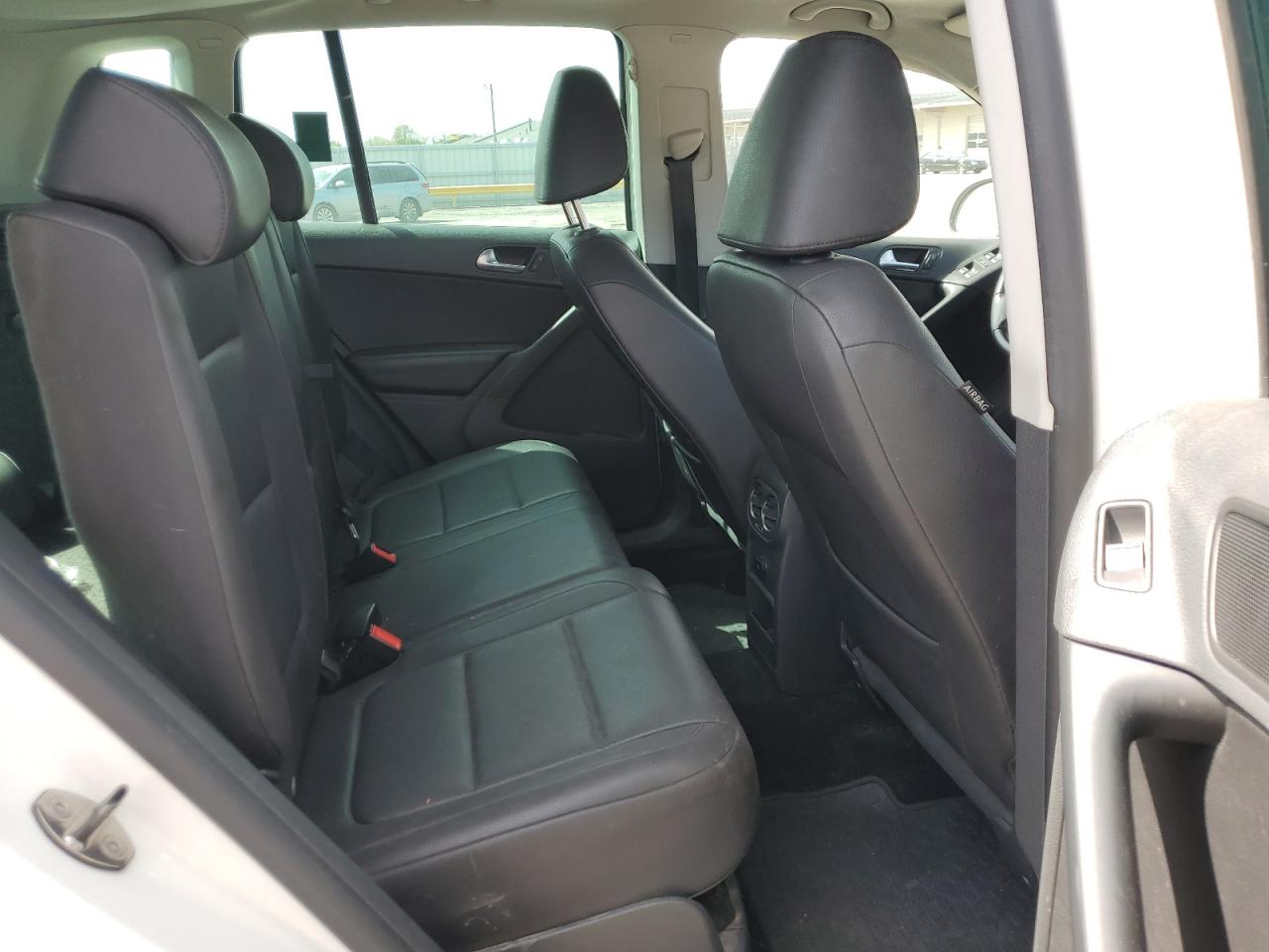 2010 Volkswagen Tiguan S VIN: WVGAV7AX8AW002843 Lot: 54982595