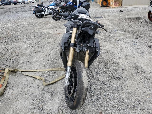 2024 BMW S 1000 R  
