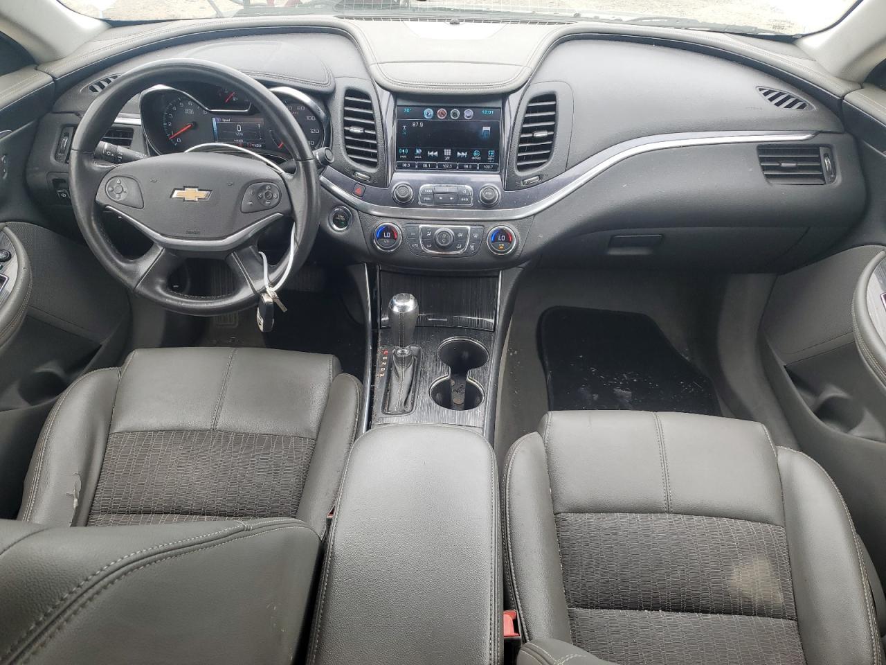 1G1105S33JU120449 CHEVROLET IMPALA 2018