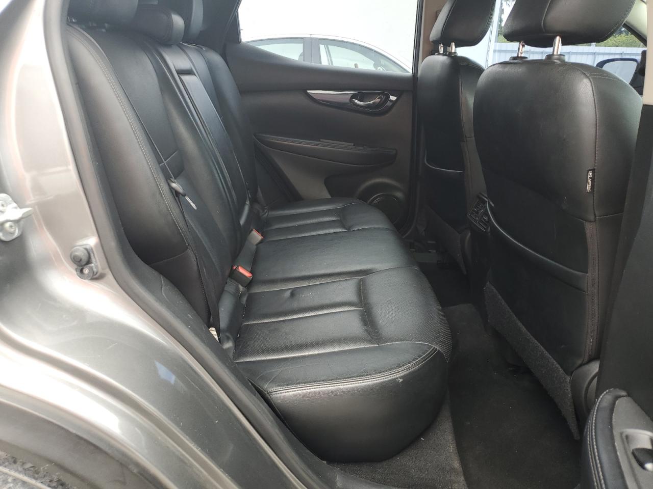 JN1BJ1CPXJW109412 NISSAN ROGUE 2018